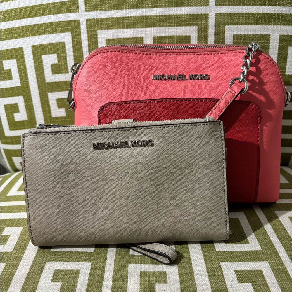 Michael Kors Cindy Pocket Coral/Wmln Leather Dome Crossbody & Jet Set Wristlet
